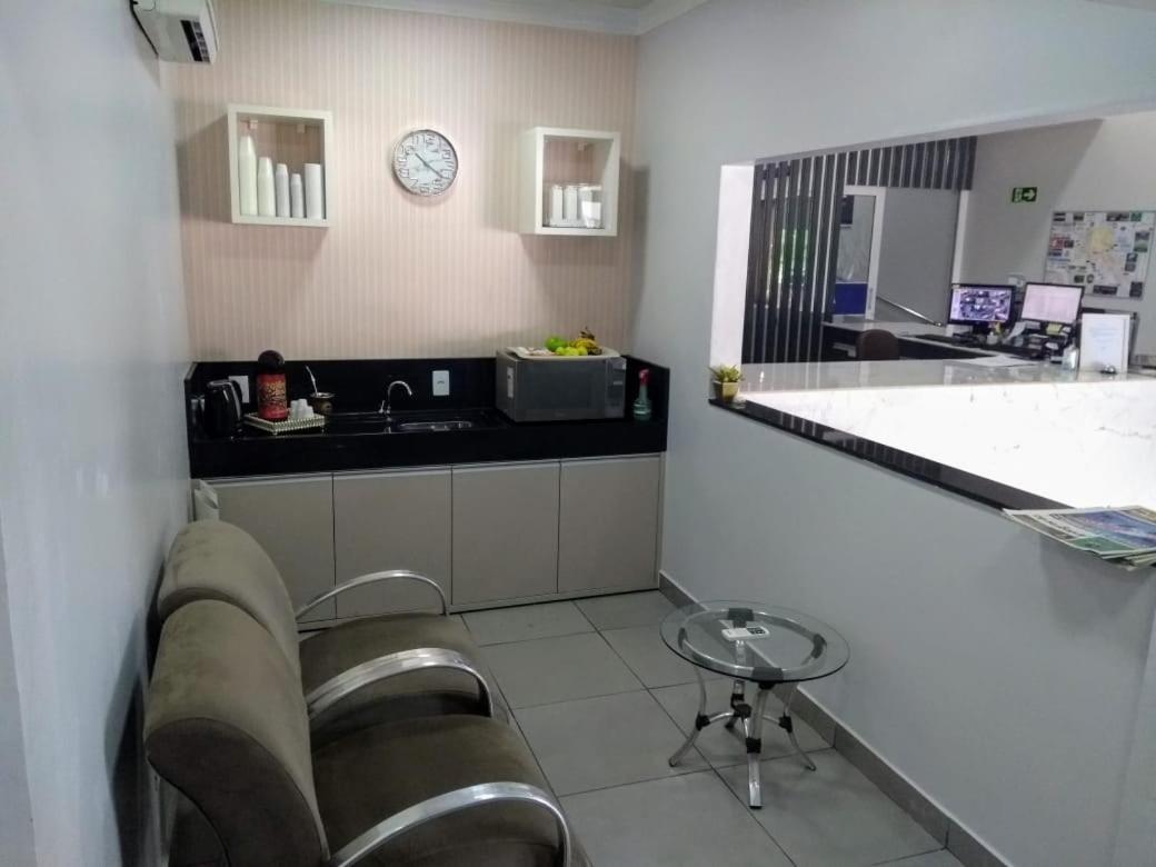 London Executive Hotel Cafelandia  Bagian luar foto